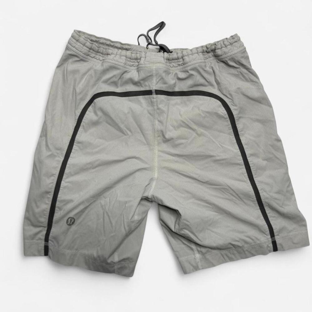 Lululemon Men’s Athletic Training Shorts Light Bone Reflective Medium Gym - Picture 2 of 4